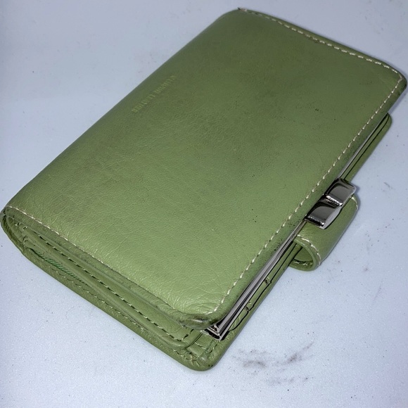 Green genuine leather wallet Attached clasp coin pouch - Picture 2 of 8